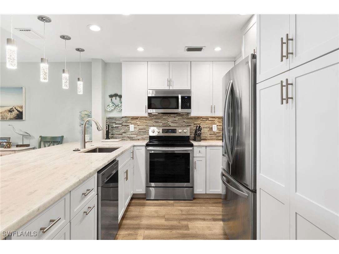 9101 Vanderbilt Drive #302 Naples FL 34108 225073772 image6