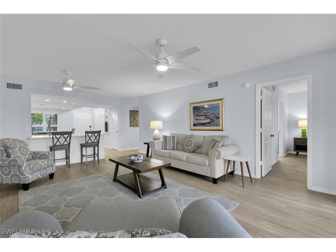 9101 Vanderbilt Drive #203 Naples FL 34108 225072379 image4