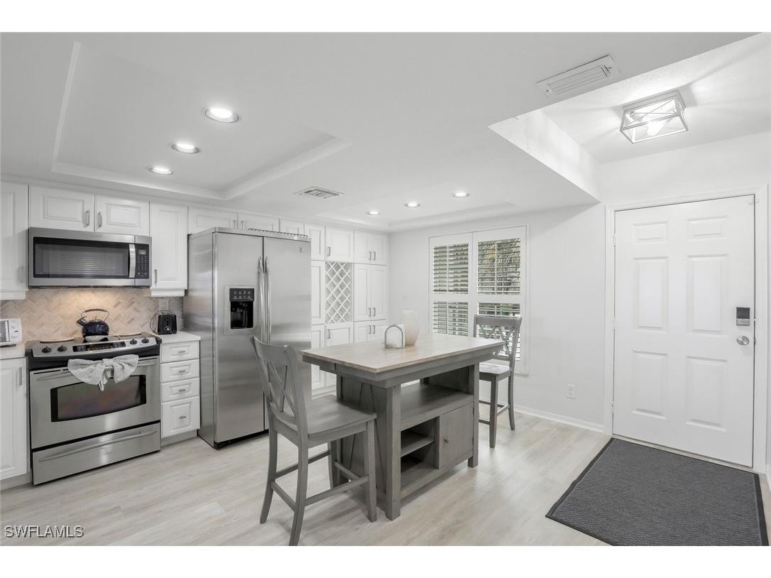 9101 Vanderbilt Drive #203 Naples FL 34108 225072379 image8