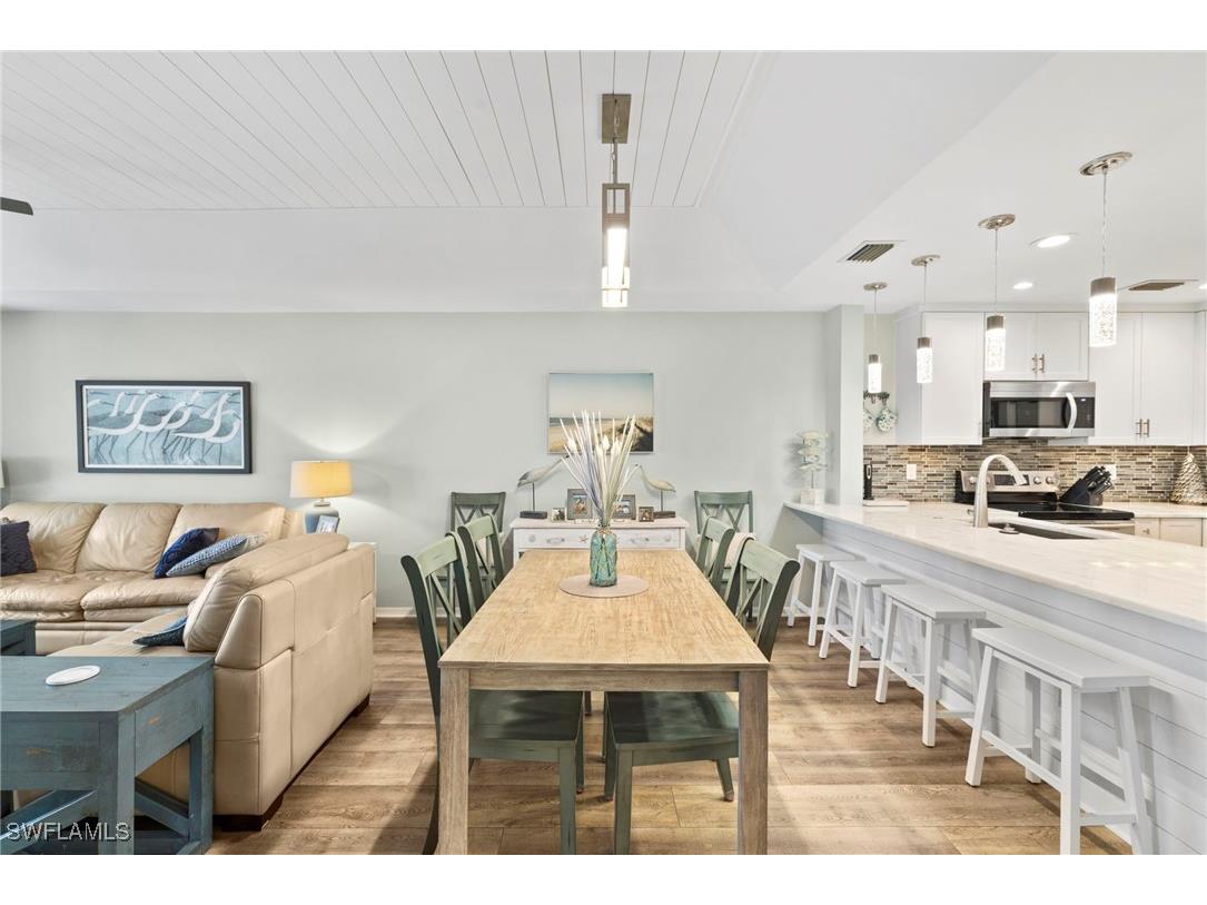 9101 Vanderbilt Drive #302 Naples FL 34108 225073772 image11