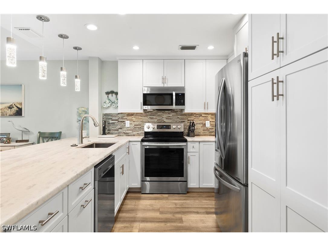 9101 Vanderbilt Drive #302 Naples FL 34108 226025103 image5