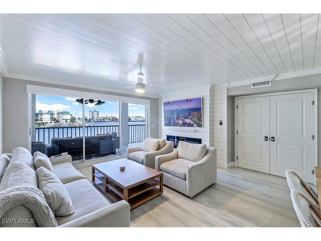 9103 Vanderbilt Drive #208 Naples FL 34108 225066872 image1