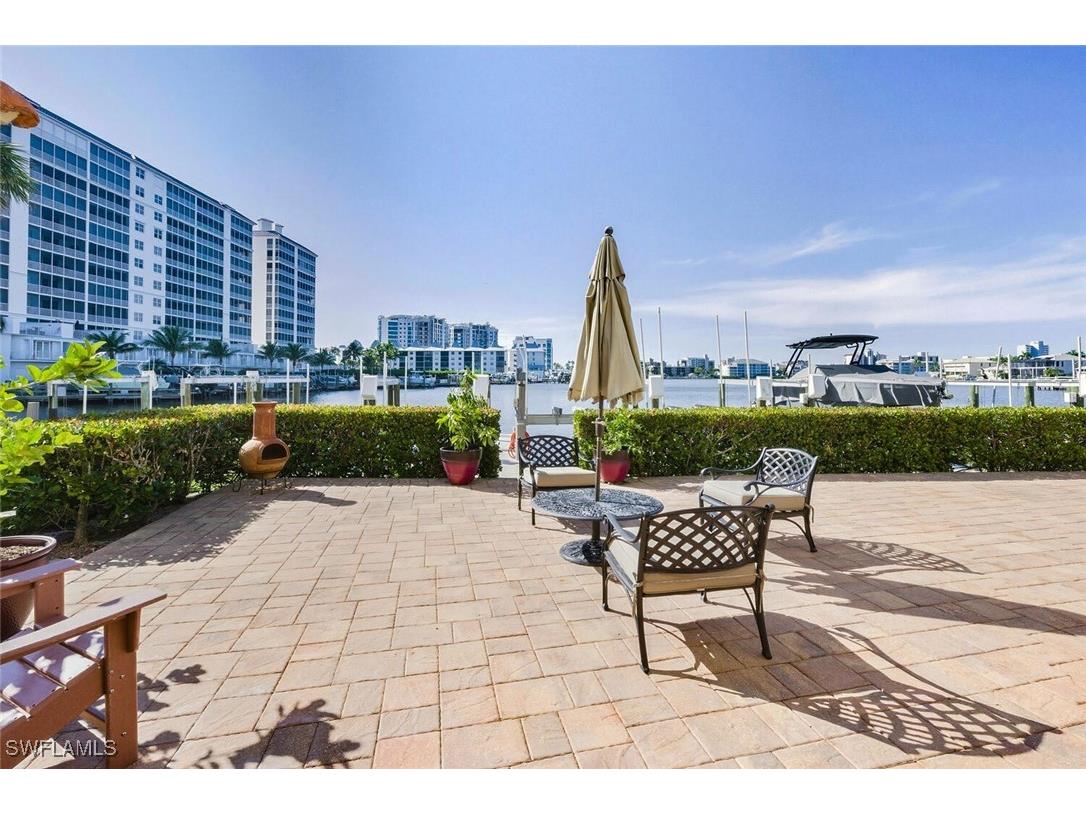 9103 Vanderbilt Drive #2 Naples FL 34108 225082751 image30