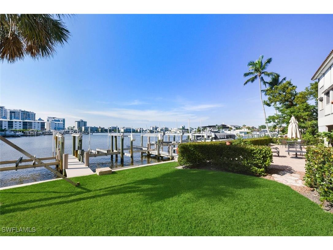 9103 Vanderbilt Drive #2 Naples FL 34108 225082751 image31