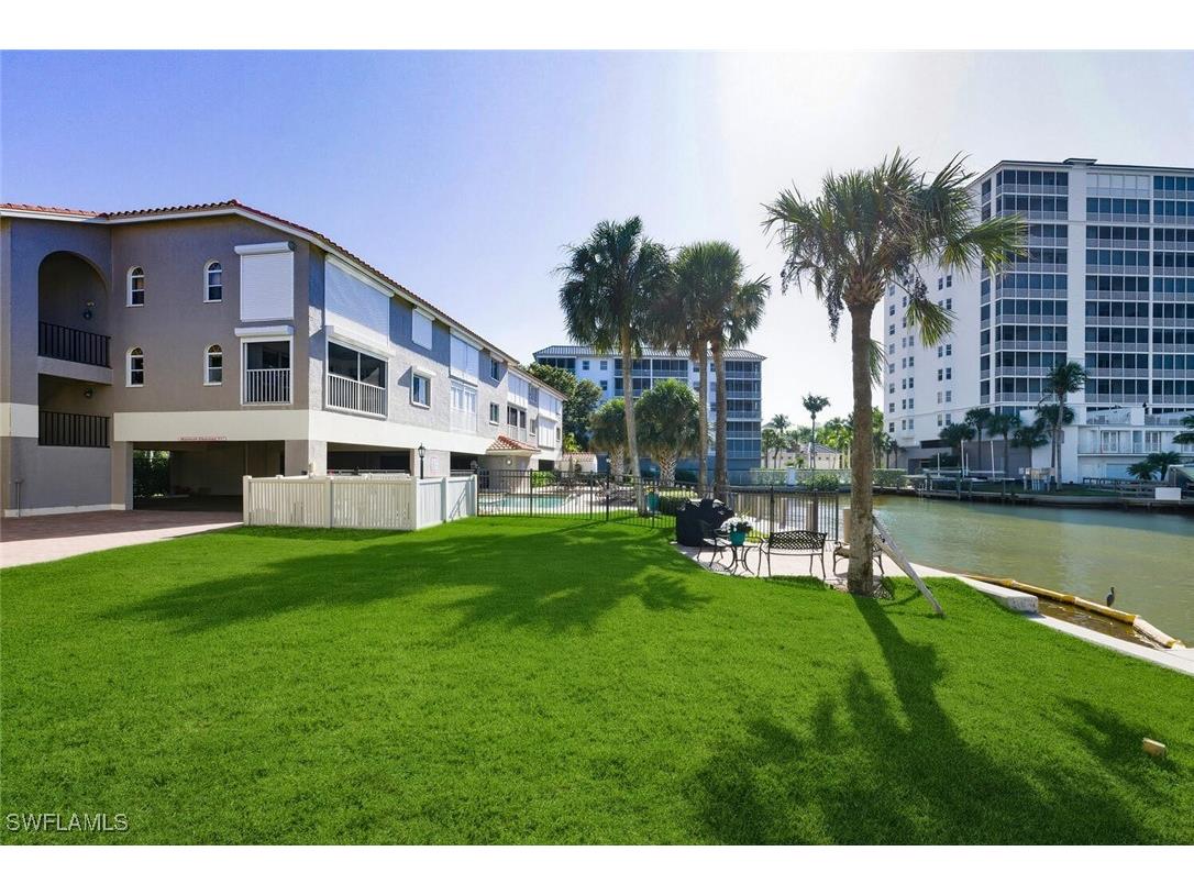 9103 Vanderbilt Drive #2 Naples FL 34108 225082751 image32