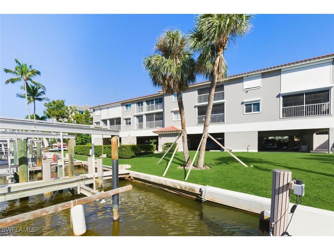 9103 Vanderbilt Drive #2 Naples FL 34108 225082751 image33