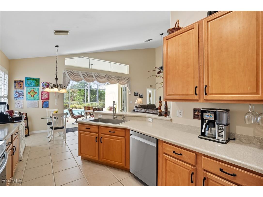 9104 Shadow Glen Way Fort Myers FL 33913 2025012325 image18