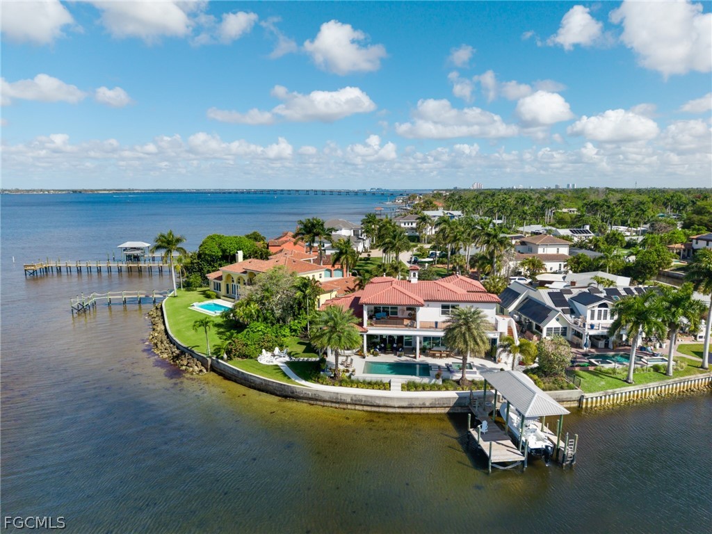 911 Aqua Lane Fort Myers FL 33919 2026011479 image2