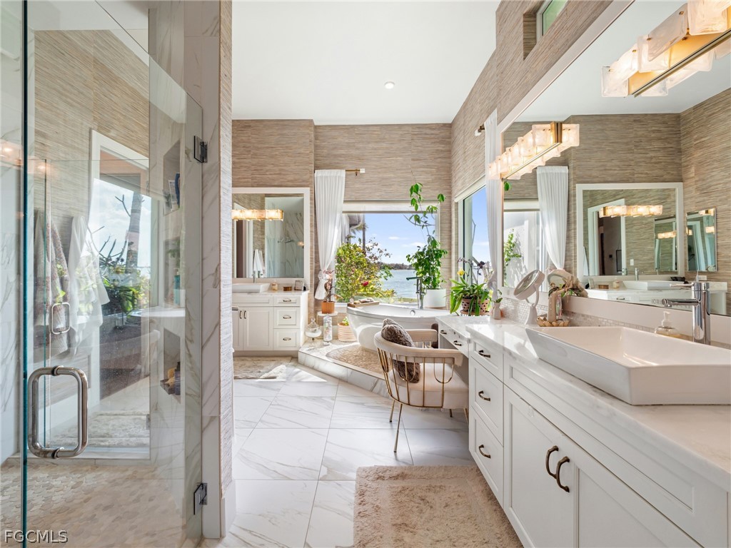 911 Aqua Lane Fort Myers FL 33919 2026011479 image20