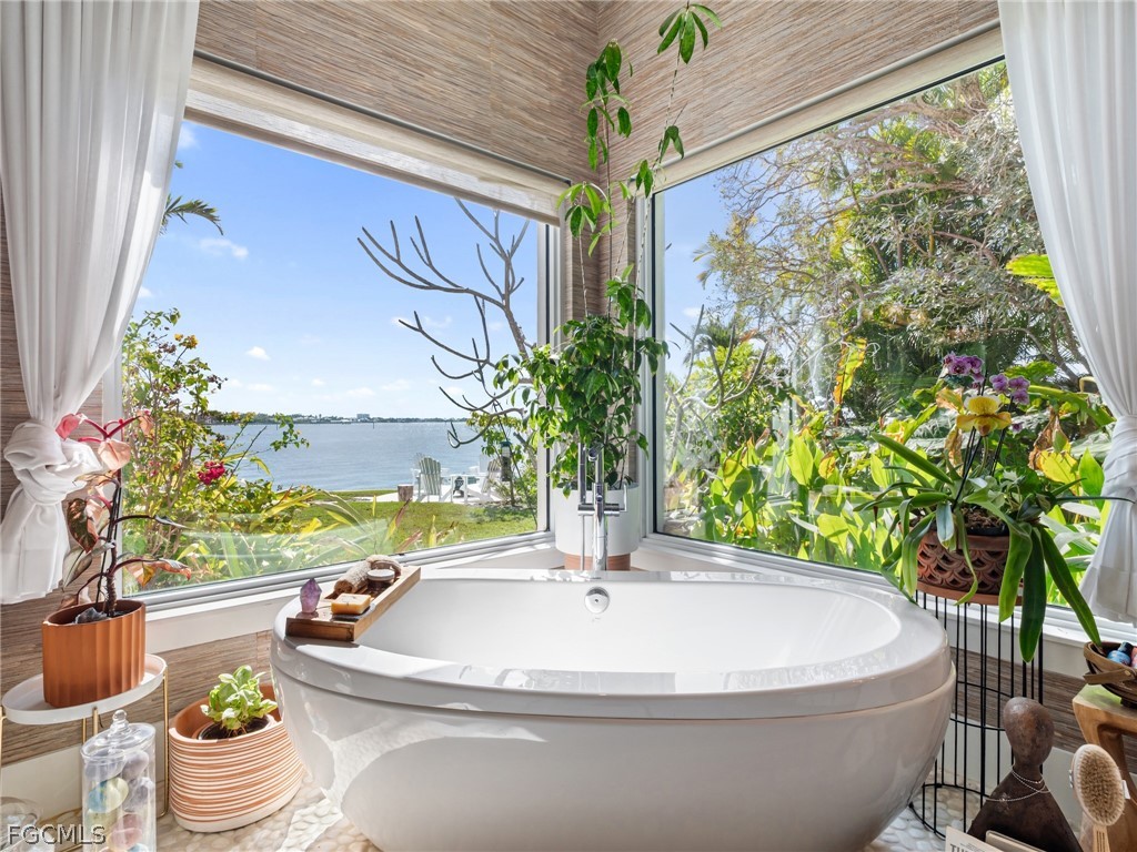 911 Aqua Lane Fort Myers FL 33919 2026011479 image21