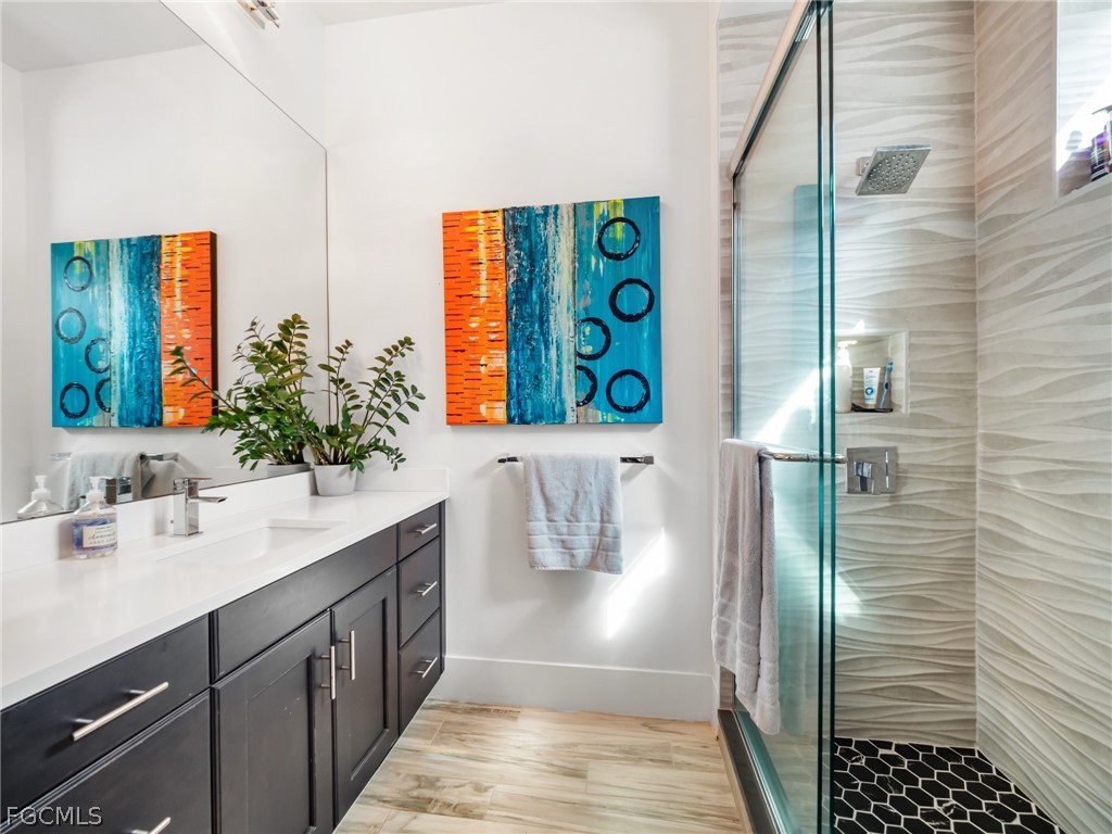 911 Aqua Lane Fort Myers FL 33919 2026011479 image32