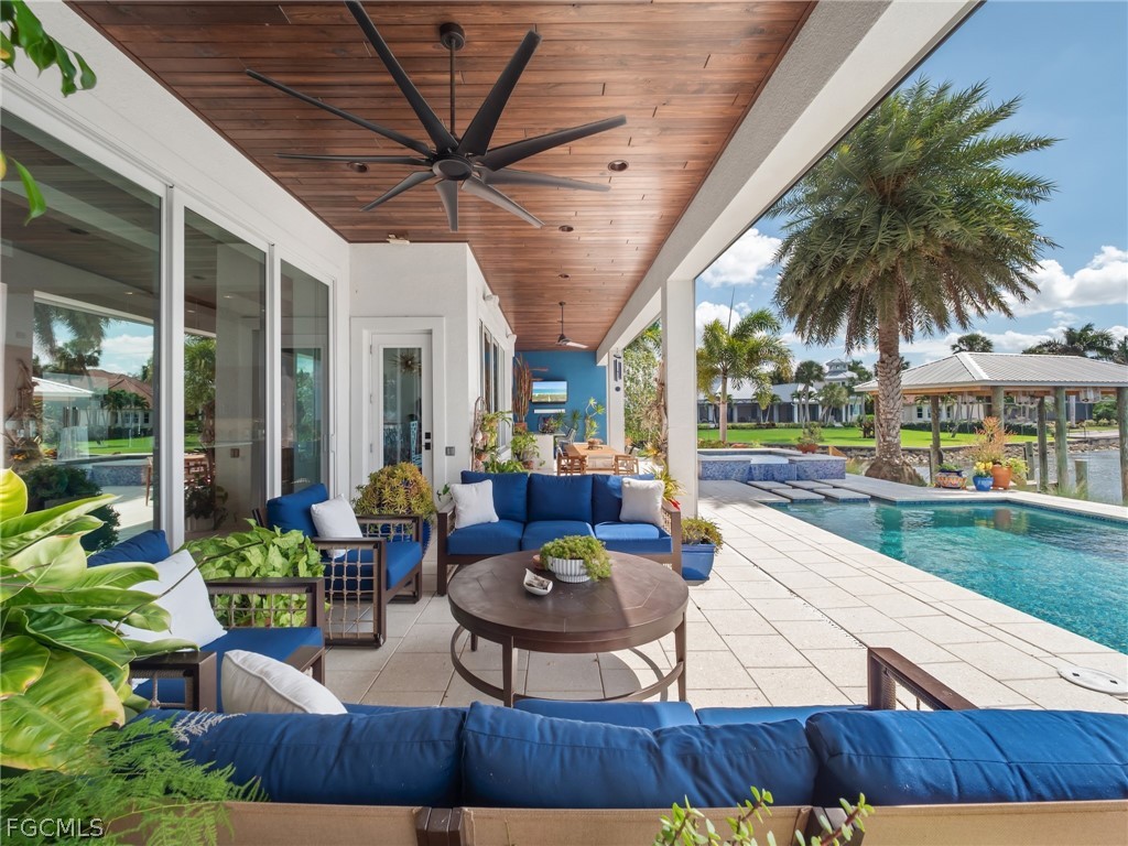 911 Aqua Lane Fort Myers FL 33919 2026011479 image37