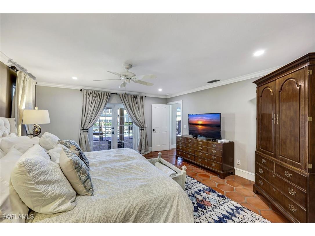 911 Giralda Court Marco Island FL 34145 226004193 image18