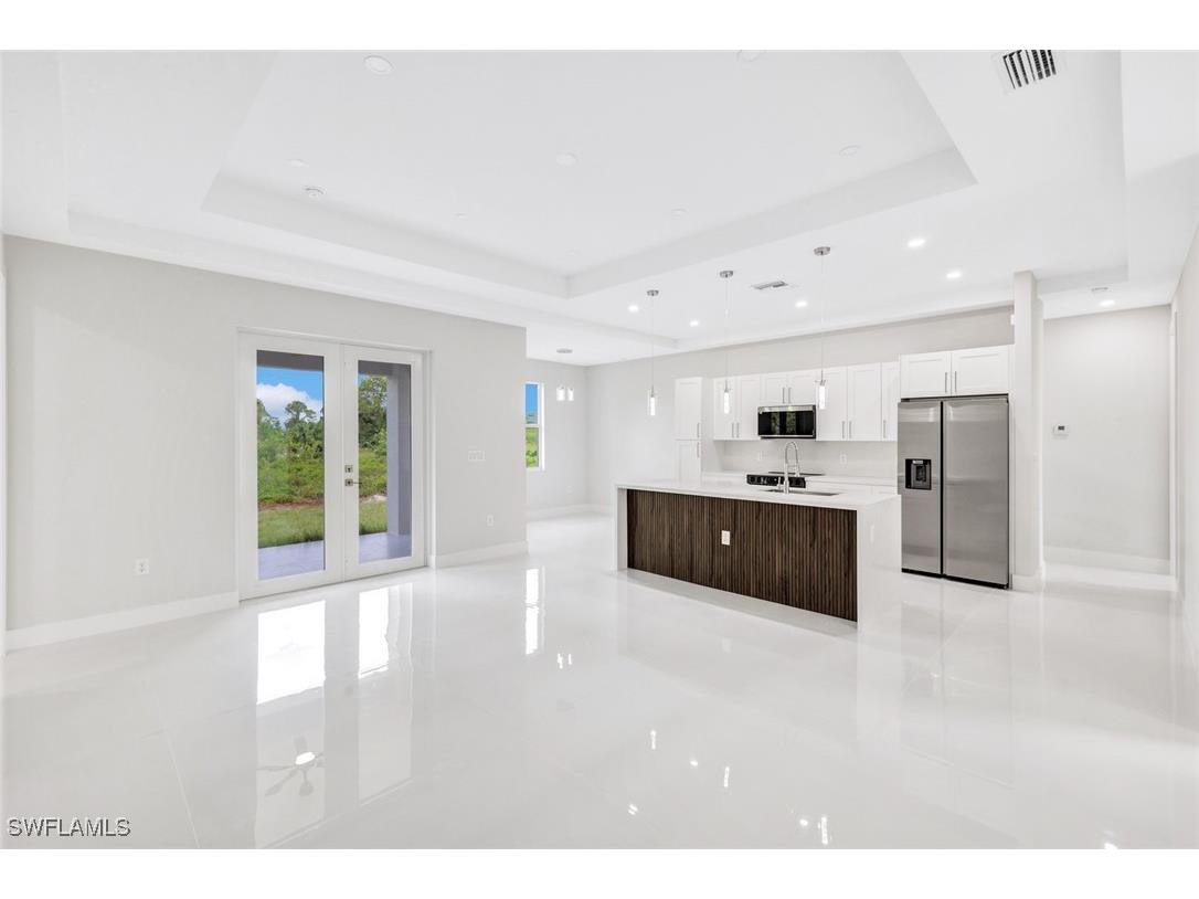 911 Mercury Avenue S Lehigh Acres FL 33974 224077858 image1