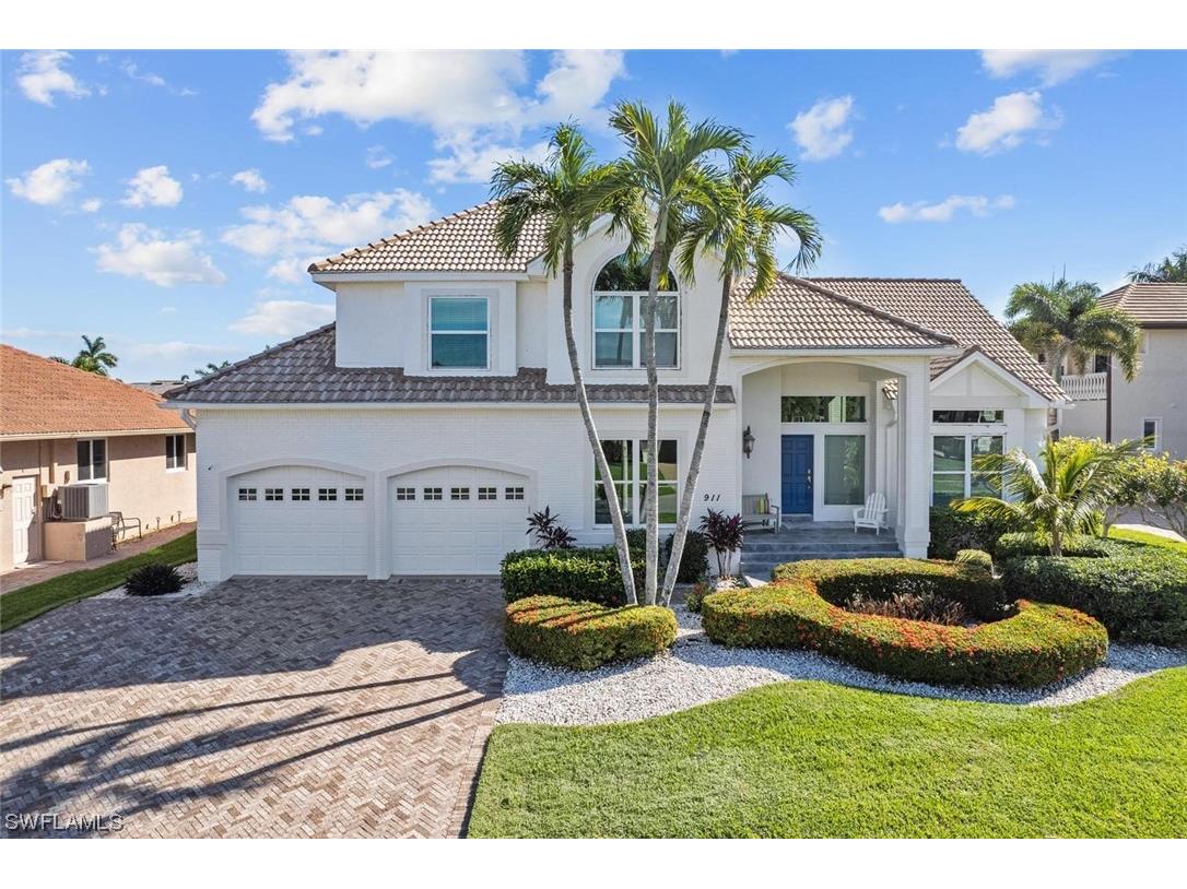 911 Moon Court Marco Island FL 34145 223087969 image1