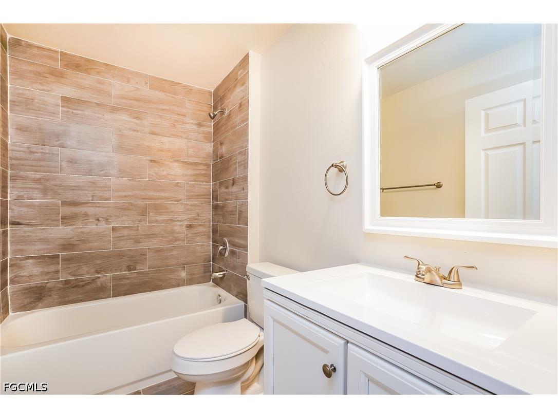 911 NE 9th Street Cape Coral FL 33909 2026025032 image8