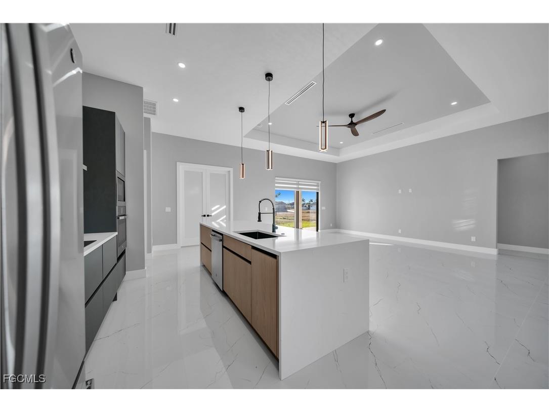 911 NW 37th Place Cape Coral FL 33993 2026003168 image5