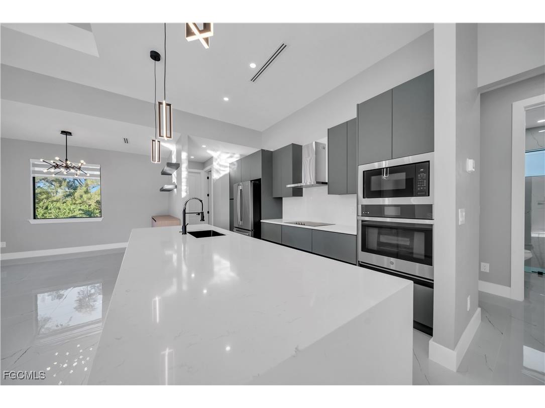 911 NW 37th Place Cape Coral FL 33993 2026003168 image6