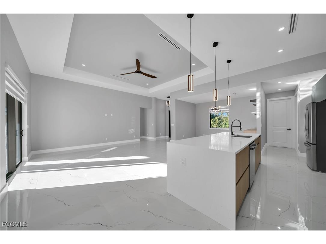 911 NW 37th Place Cape Coral FL 33993 2026003168 image7