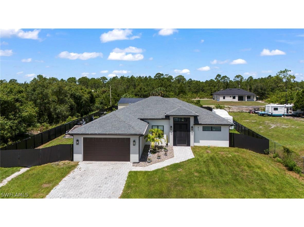 911 Richmond Avenue N Lehigh Acres FL 33972 224056341 image1