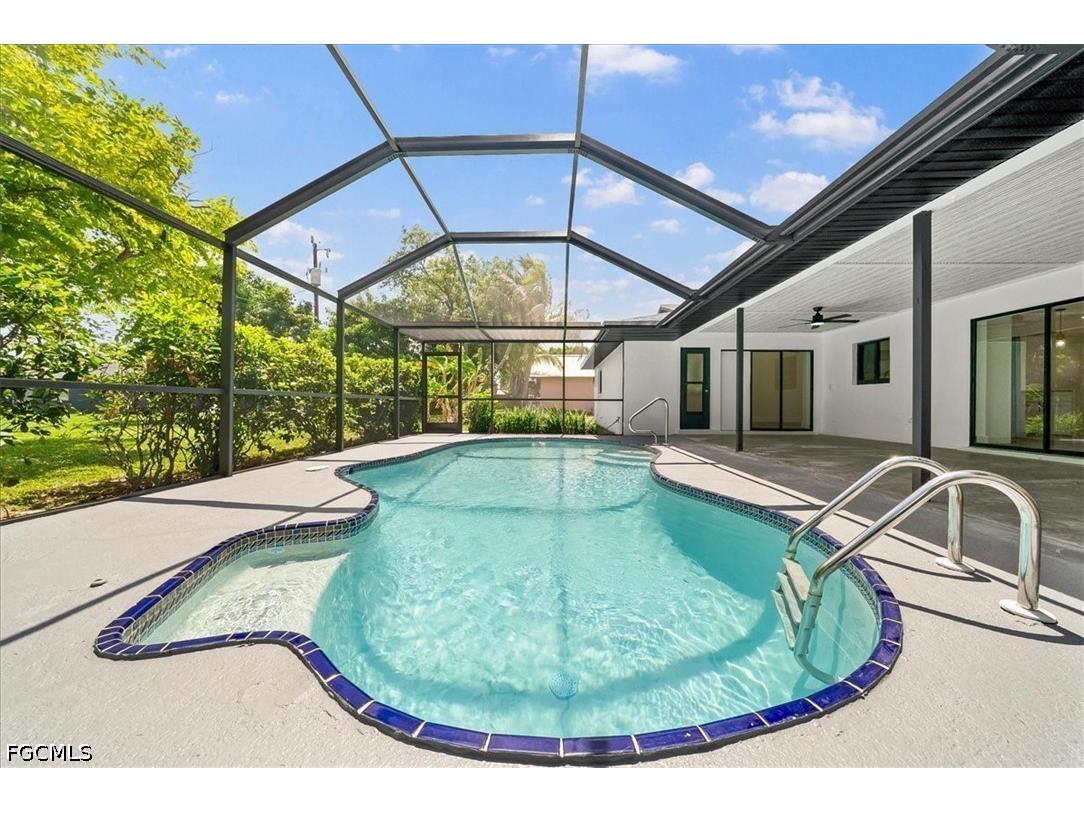 911 SE 16th Terrace Cape Coral FL 33990 2026026940 image1