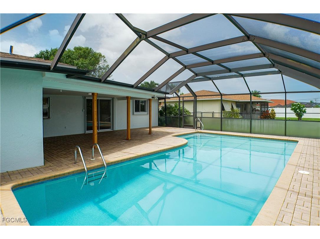 911 SE 19th Street Cape Coral FL 33990 2025016340 image2