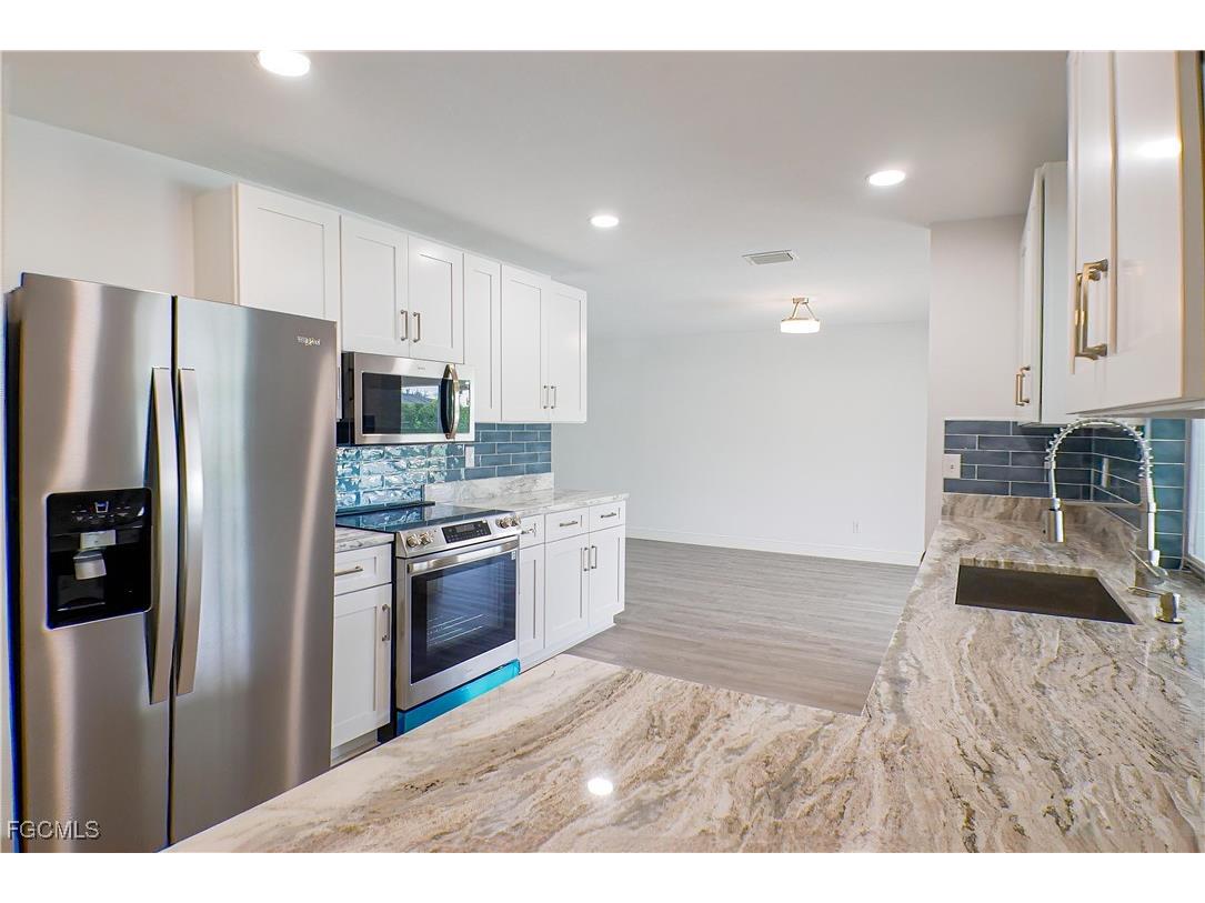 911 SE 19th Street Cape Coral FL 33990 2025016340 image3