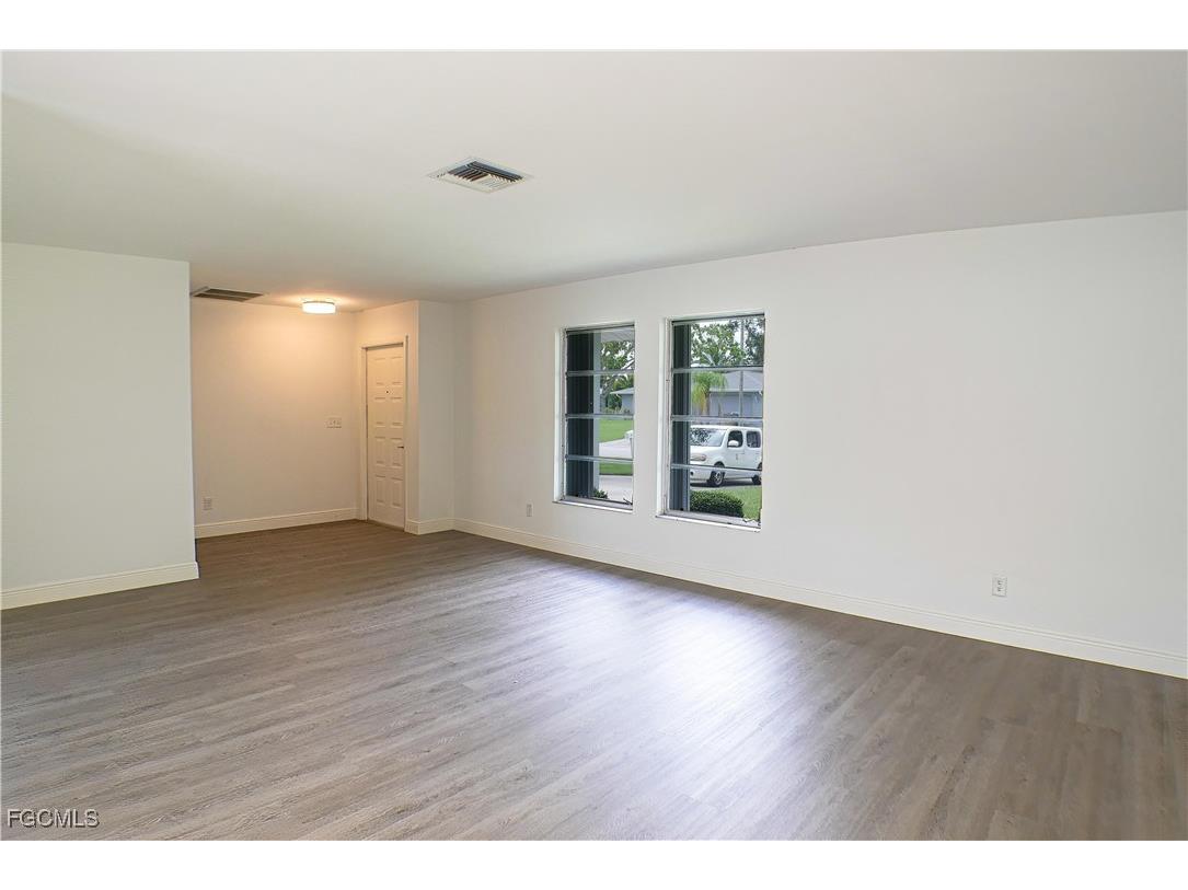 911 SE 19th Street Cape Coral FL 33990 2025016340 image6