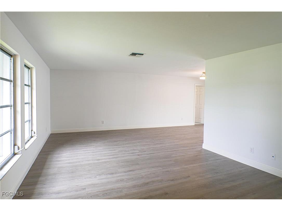 911 SE 19th Street Cape Coral FL 33990 2025016340 image7