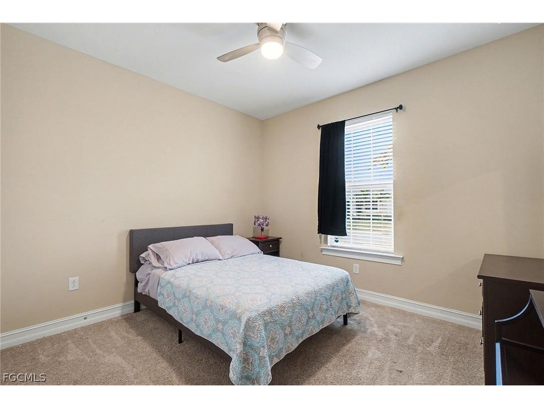 911 Stonewater Lake Terrace Cape Coral FL 33993 2026007793 image17