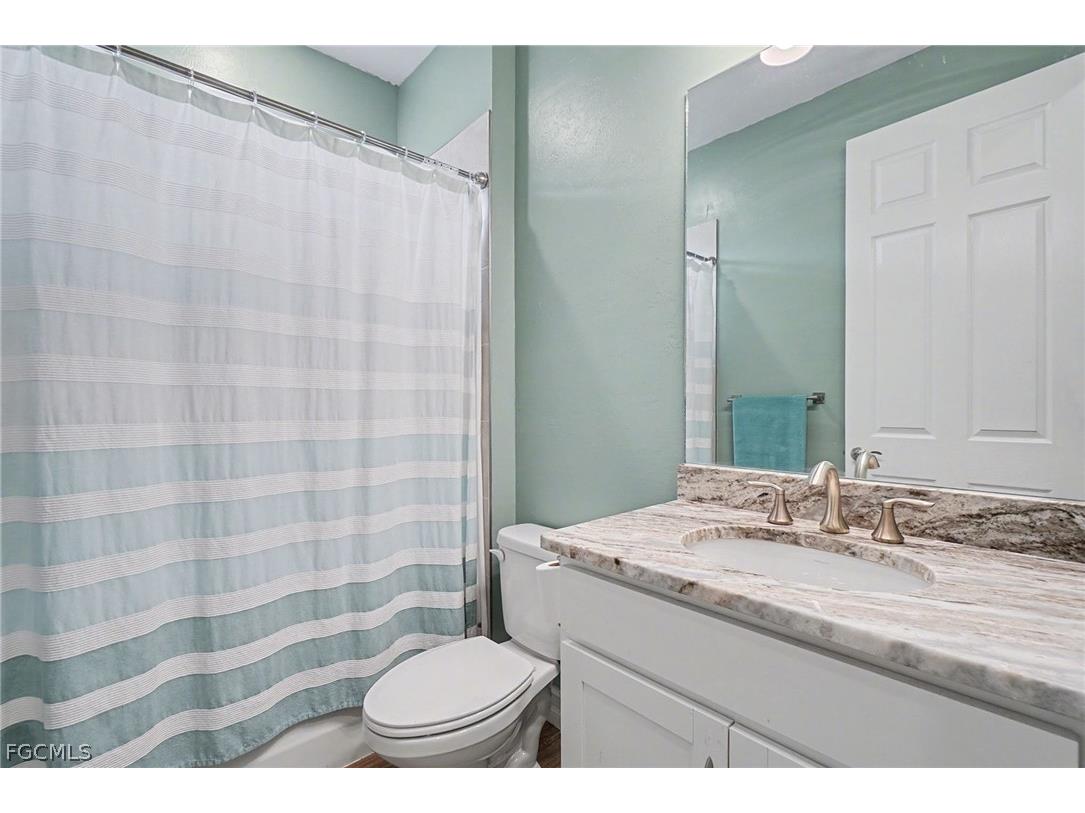 911 Stonewater Lake Terrace Cape Coral FL 33993 2026007793 image19