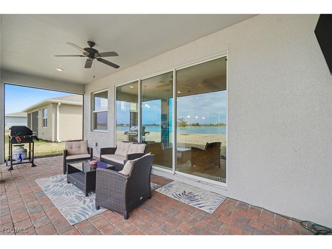 911 Stonewater Lake Terrace Cape Coral FL 33993 2026007793 image23