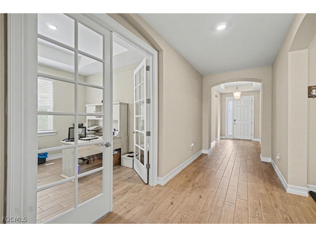 911 Stonewater Lake Terrace Cape Coral FL 33993 2026007793 image3