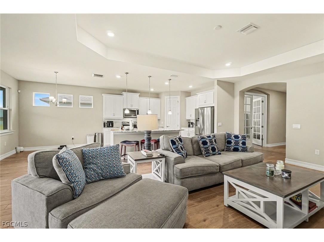 911 Stonewater Lake Terrace Cape Coral FL 33993 2026007793 image5