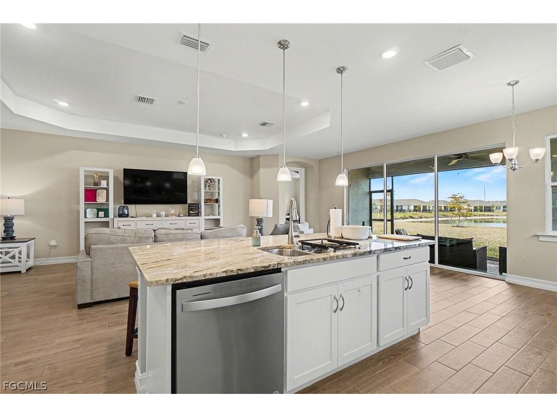 911 Stonewater Lake Terrace Cape Coral FL 33993 2026007793 image9