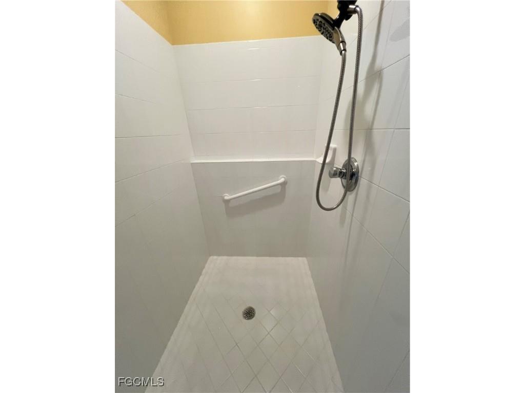 9111 Southmont Cove #302 Fort Myers FL 33908 2025001014 image21