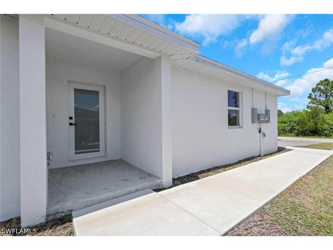 912-914 Ainsworth Street W Lehigh Acres FL 33974 225040210 image4