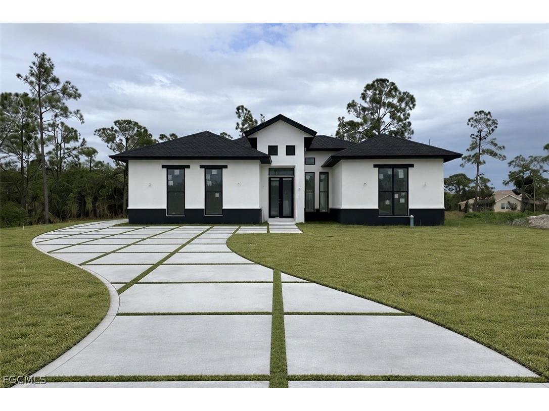 912 Cleveland Avenue Lehigh Acres FL 33972 2026013498 image2