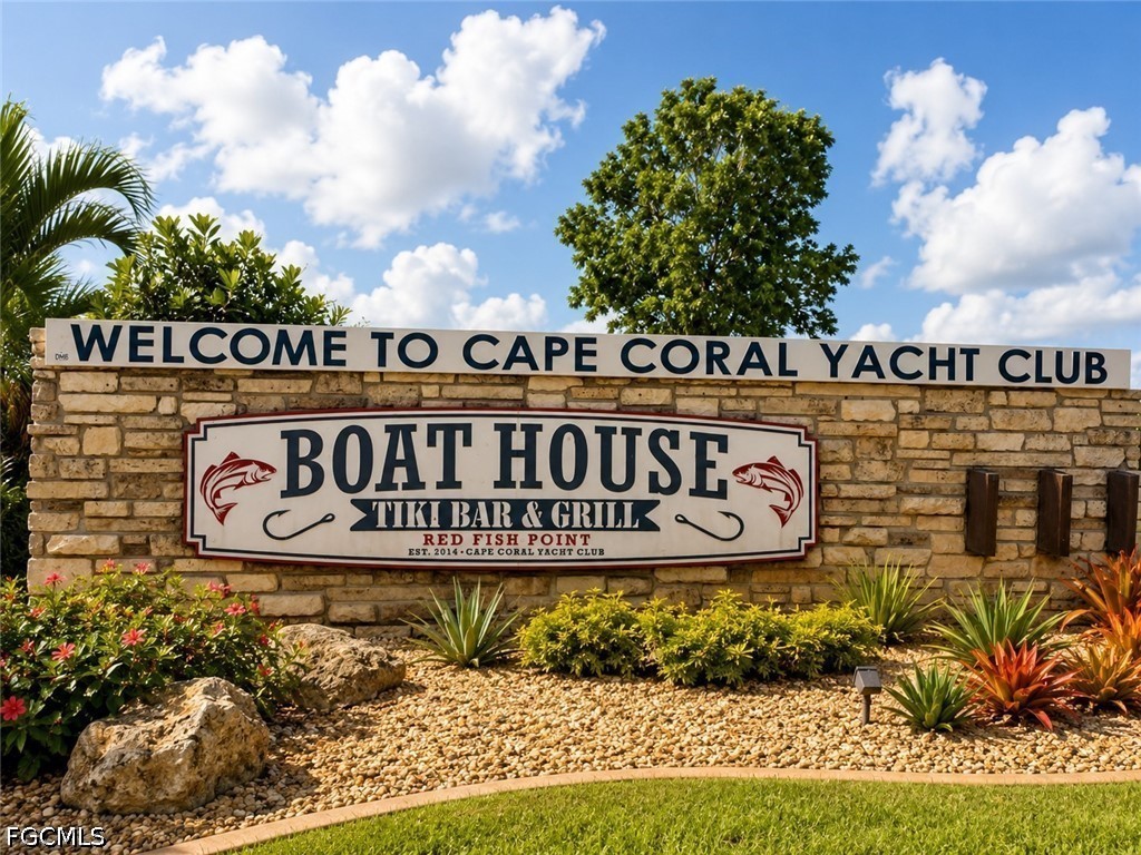 912 Dolphin Drive Cape Coral FL 33904 2026021923 image2