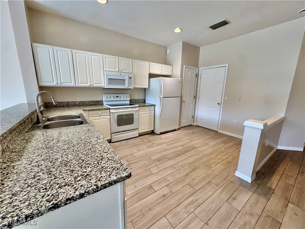 912 Hampton Circle #92 Naples FL 34105 225074258 image2