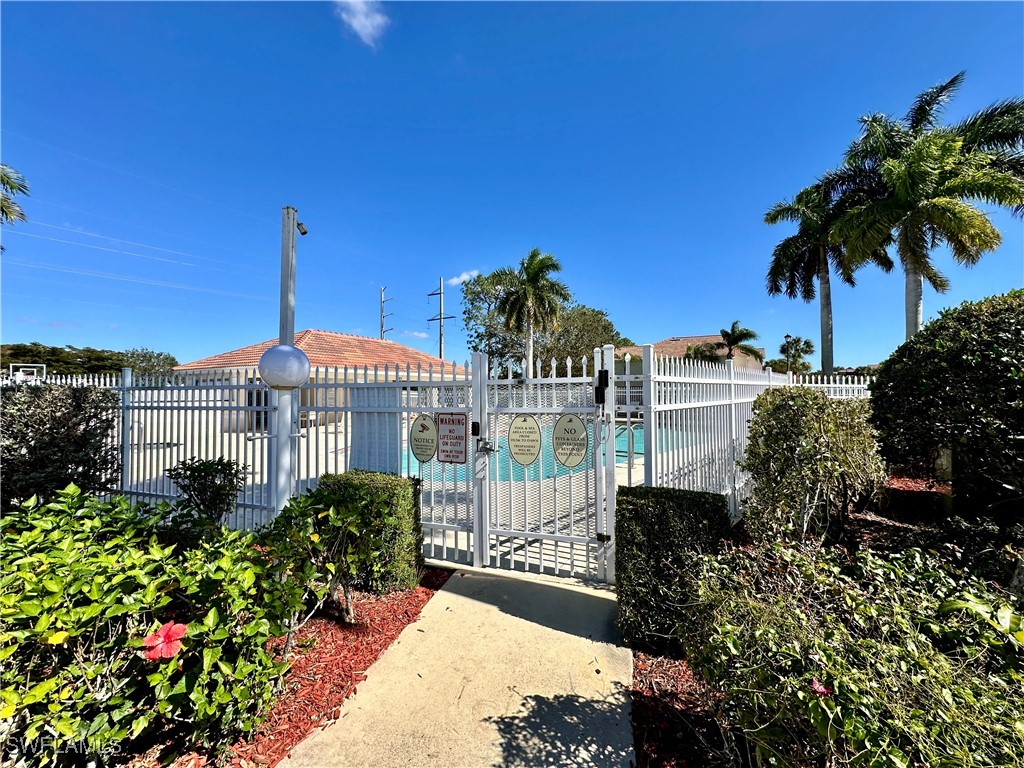 912 Hampton Circle #92 Naples FL 34105 225074258 image25