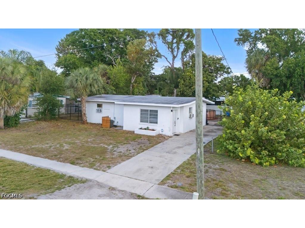 912 Hibiscus Lane North Fort Myers FL 33903 2026022540 image1