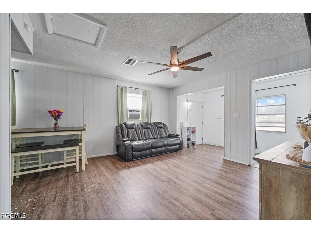 912 Hibiscus Lane North Fort Myers FL 33903 2026022540 image4