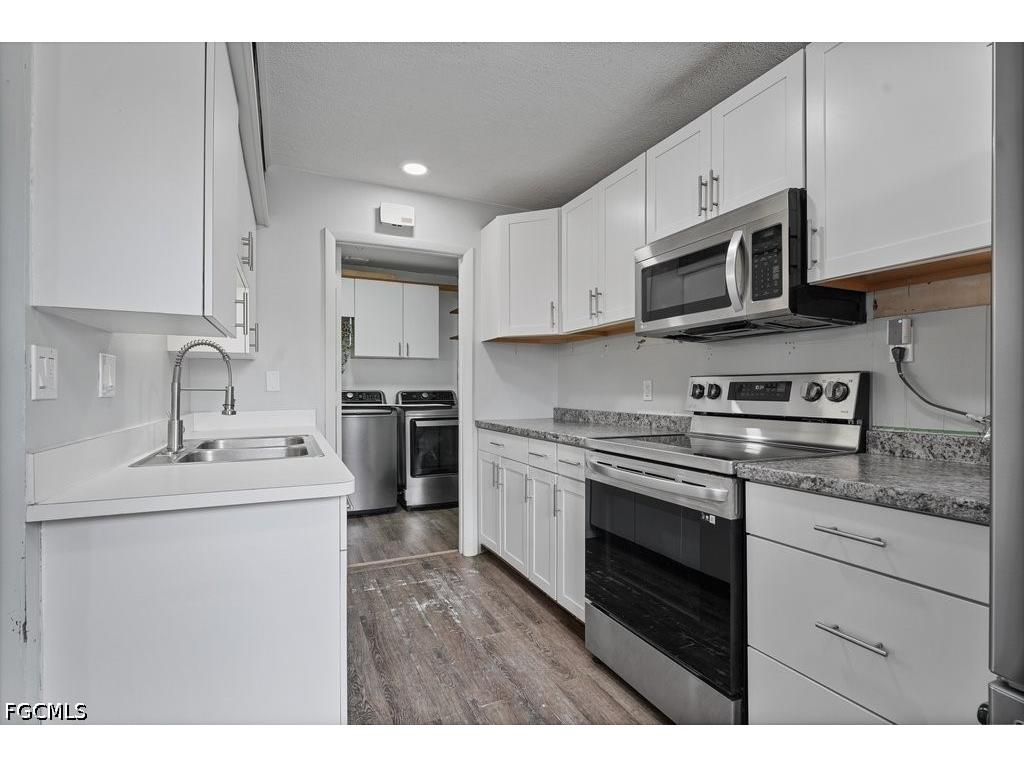 912 Hibiscus Lane North Fort Myers FL 33903 2026022540 image9