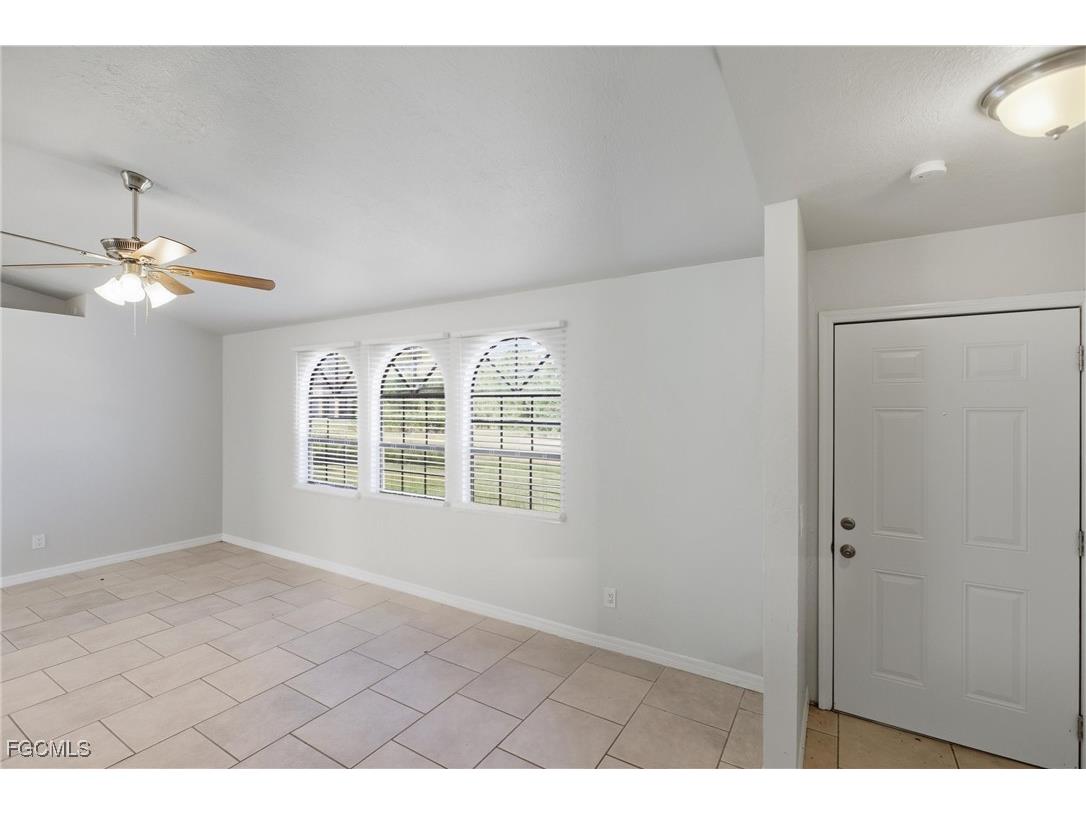 912 Lincoln Avenue Lehigh Acres FL 33972 2025016107 image2