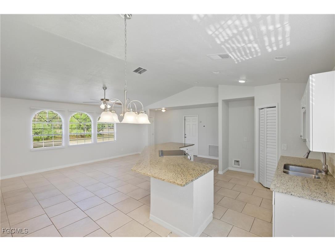 912 Lincoln Avenue Lehigh Acres FL 33972 2025016107 image4