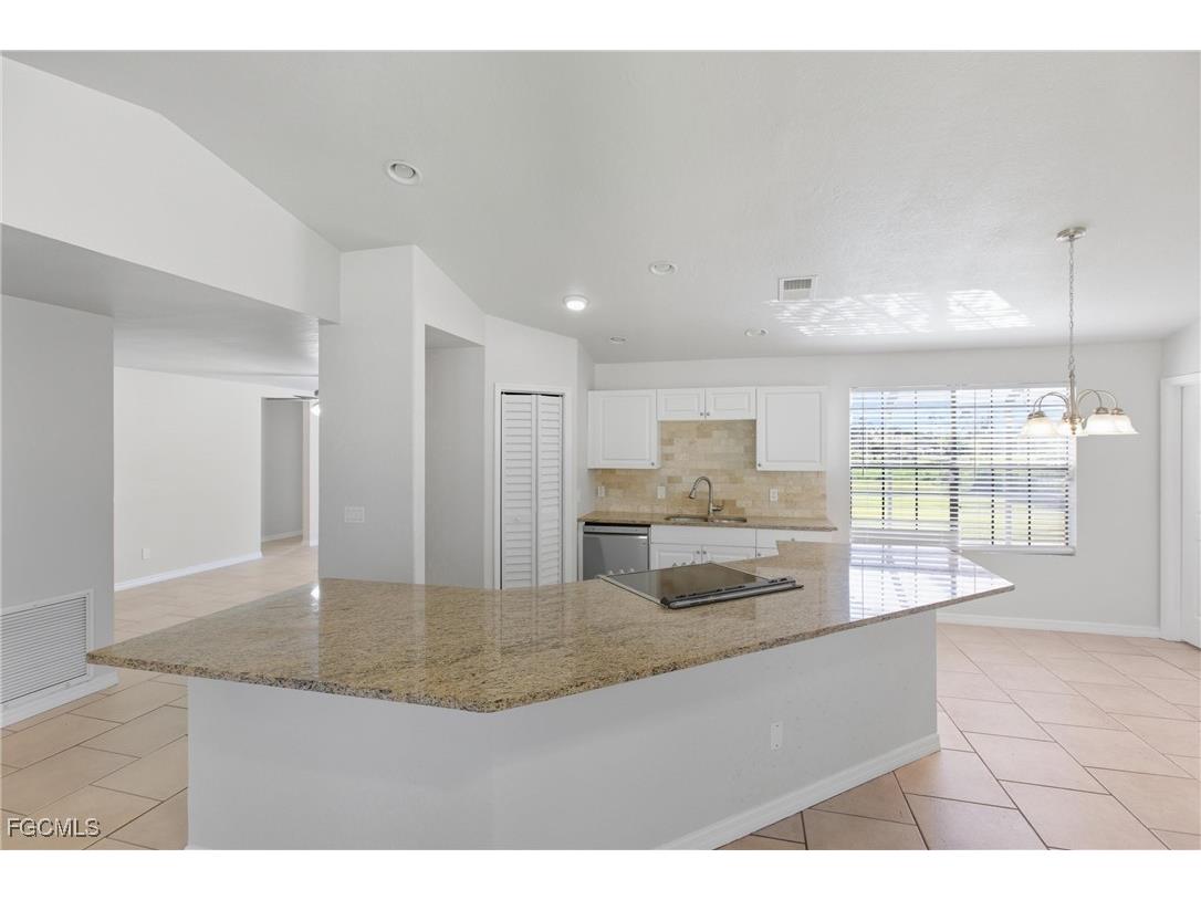 912 Lincoln Avenue Lehigh Acres FL 33972 2025016107 image5