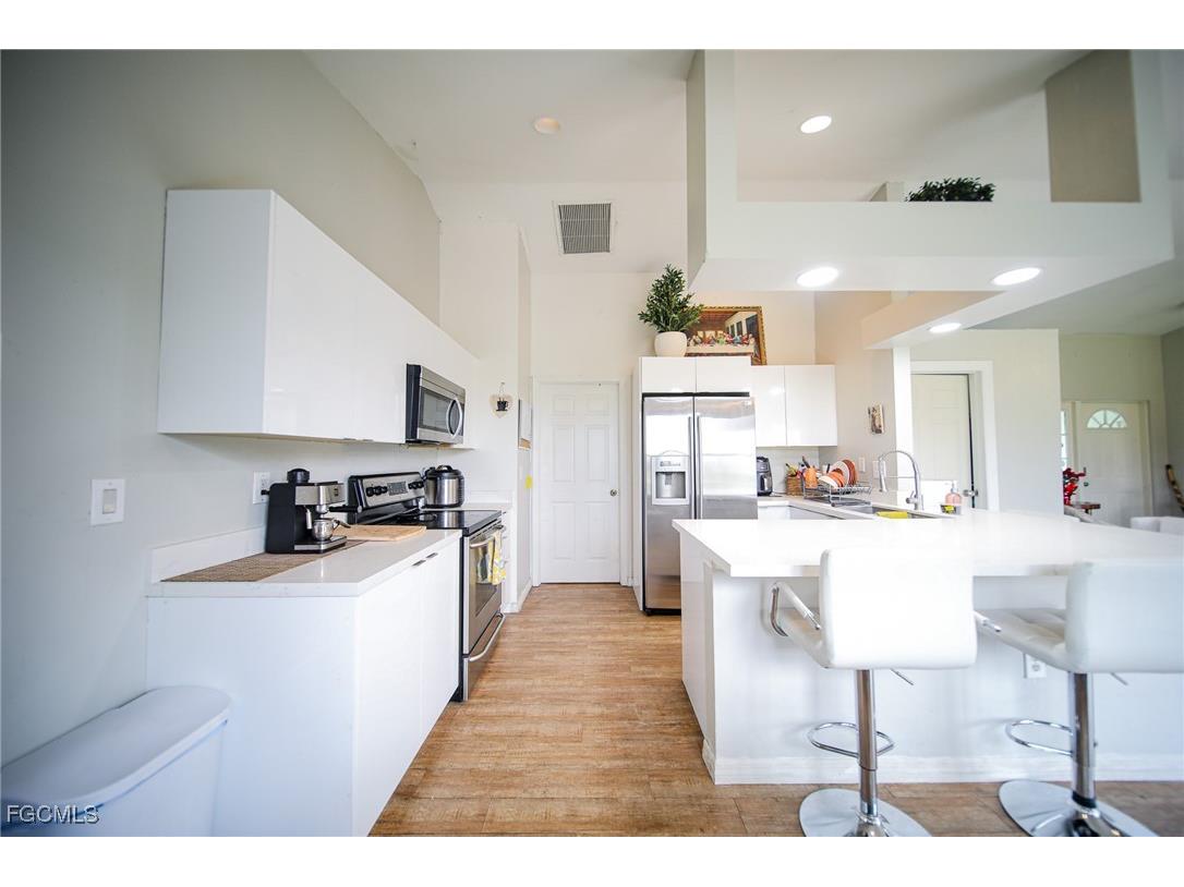 912 Maywood Avenue S Lehigh Acres FL 33974 2025012758 image7