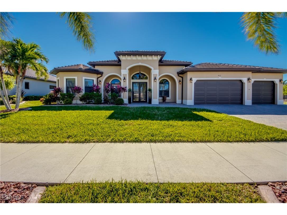 912 Palmetto Pointe Circle Cape Coral FL 33991 2025021736 image1