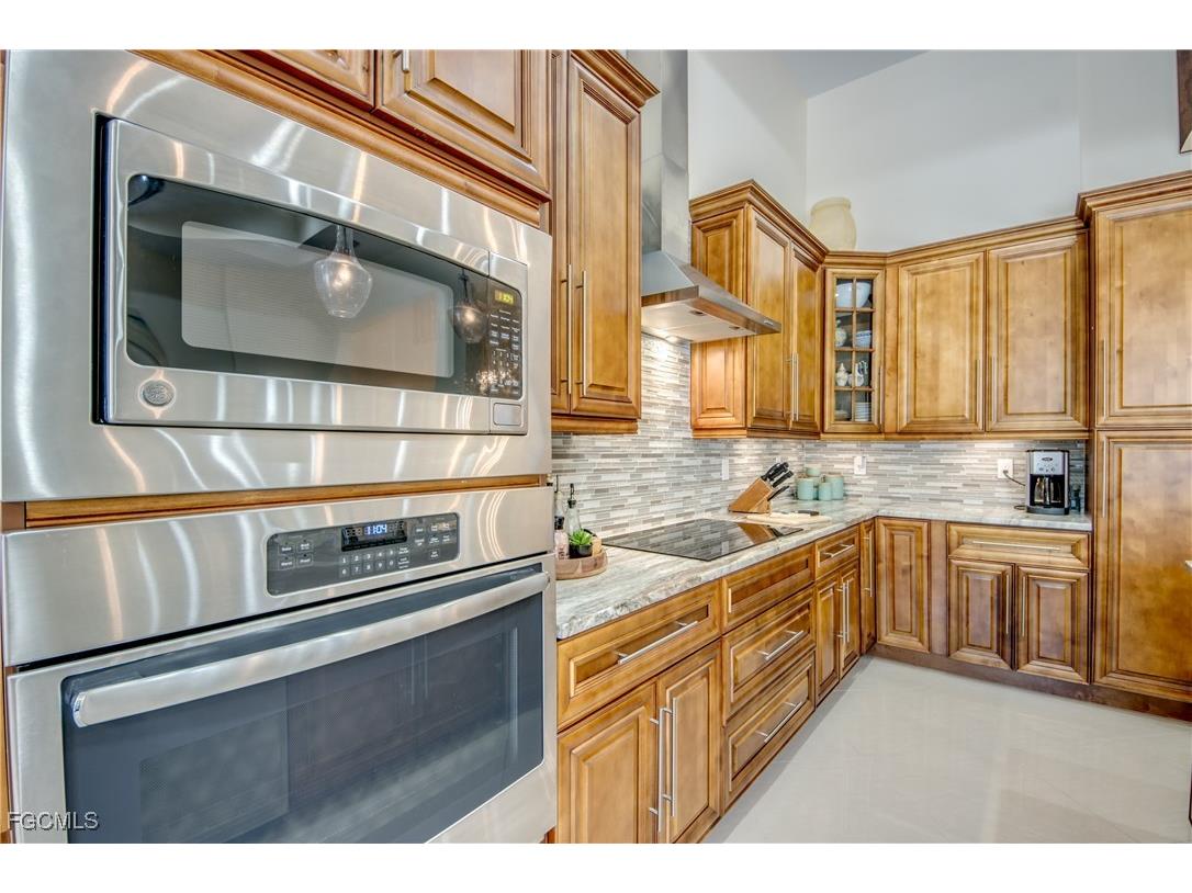 912 Palmetto Pointe Circle Cape Coral FL 33991 2025021736 image16